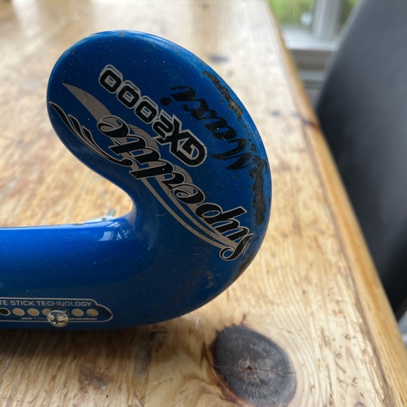 Super fun, athletic wear hooks with a field hockey stick - Picture 6 of 7